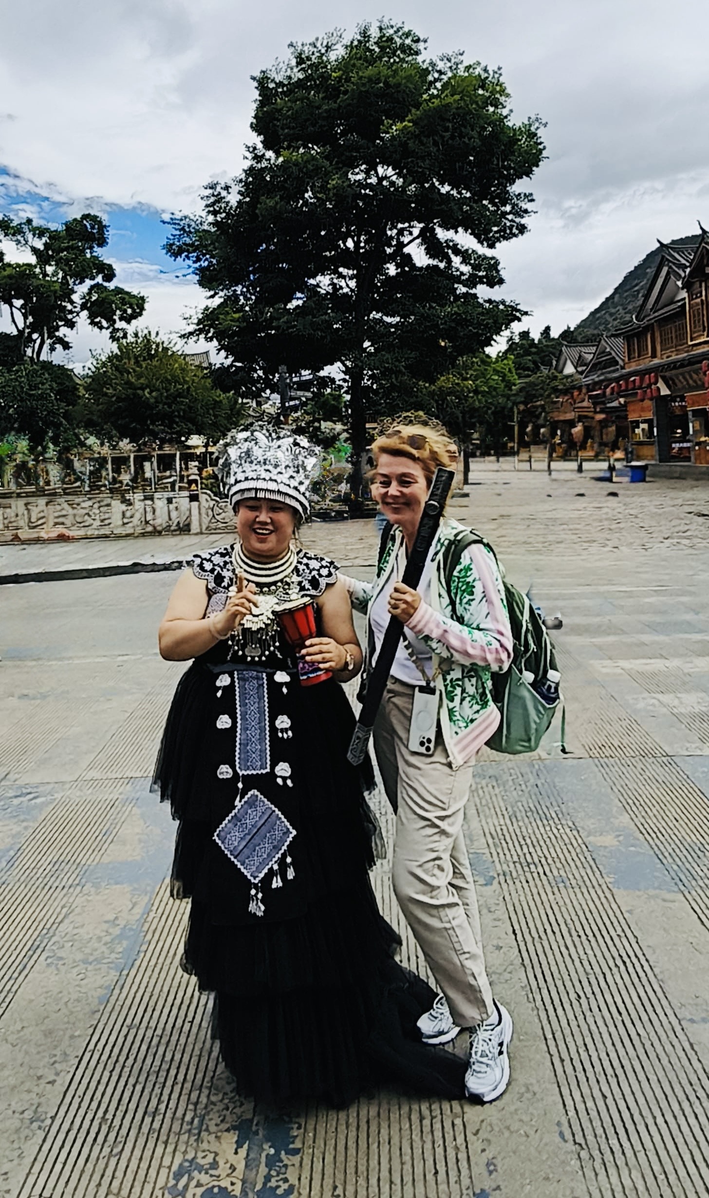 Verklede vrouw in Lijang China