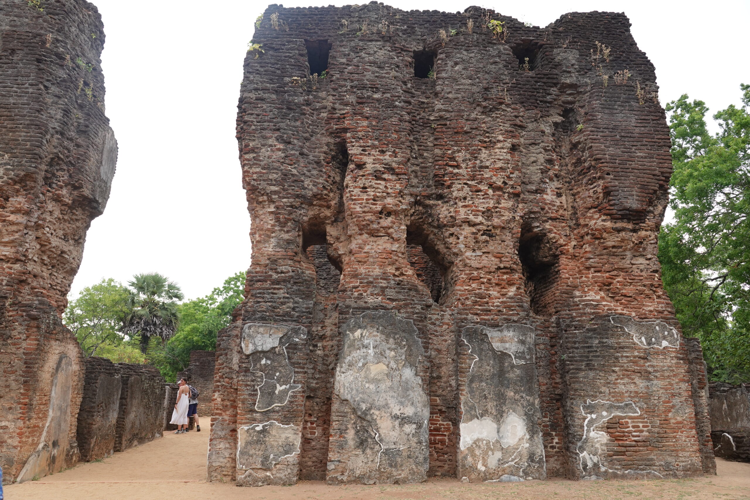 ruïne van het koninklijk paleis Polonnaruwa