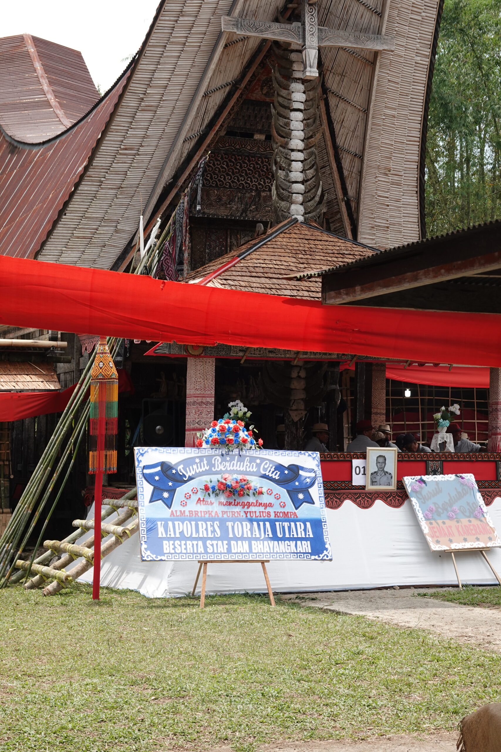 Gedenkbord van de overledene Tana Toraja Gedenkbord van de overledene Tana Toraja