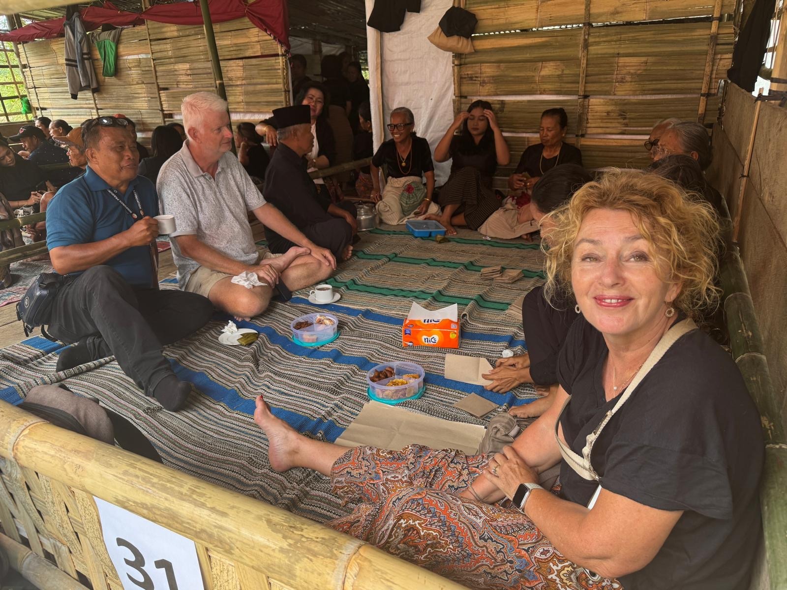 koffie op een begrafenis Tana Toraja koffie op een begrafenis Tana Toraja